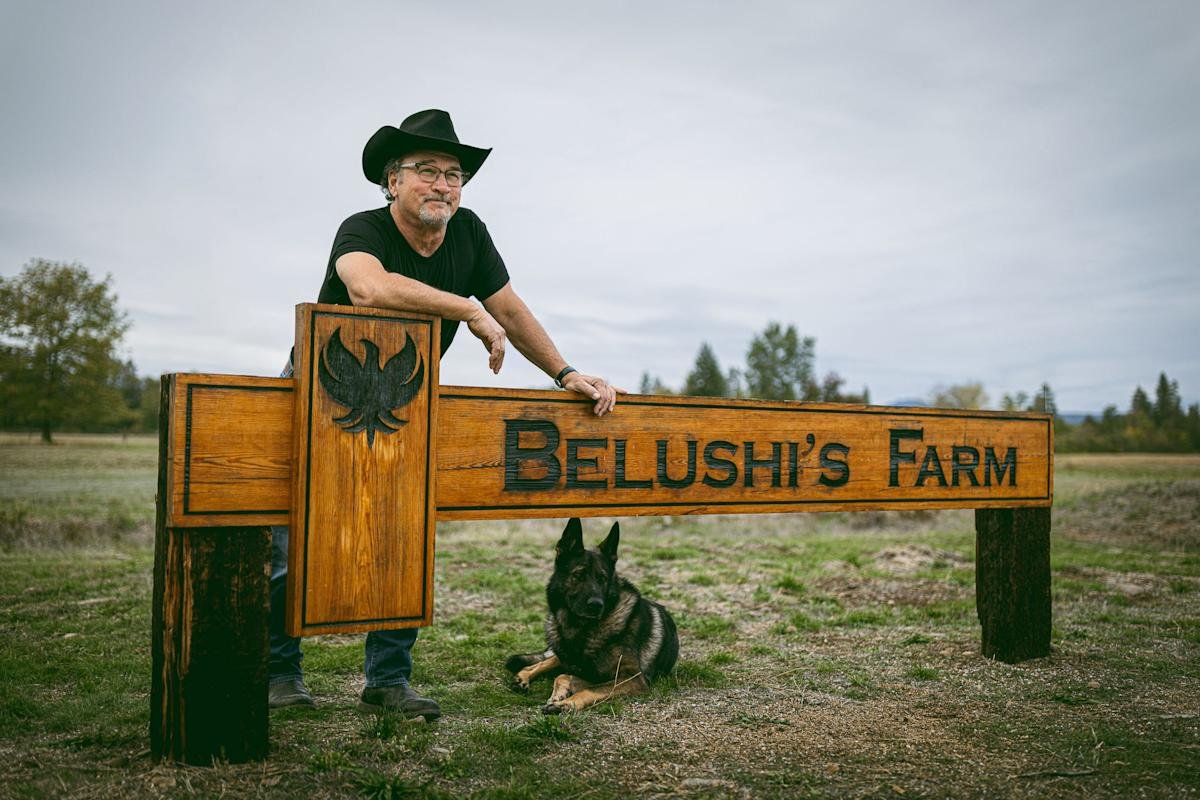 Jim Belushi promotes Belushi’s Farms at Columbus dispensary