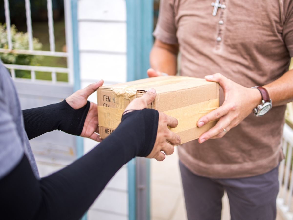 Courier Brasil Express speeds cannabis import